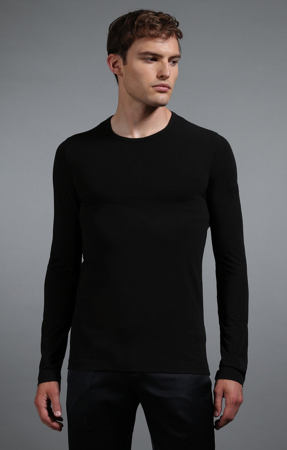 BLACK FULL SLEEVE