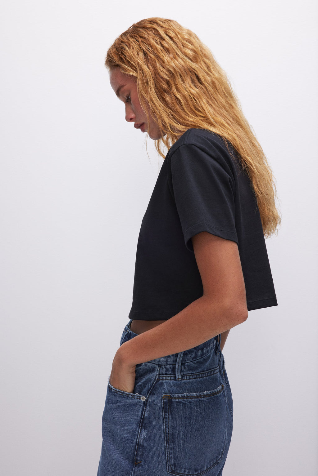 160 GSM BLACK CROP TOP